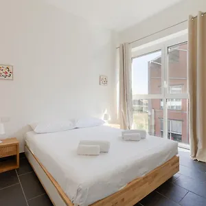 Appartamento Guesthost - Industrial Design Near M4 Tolstoj, Milano